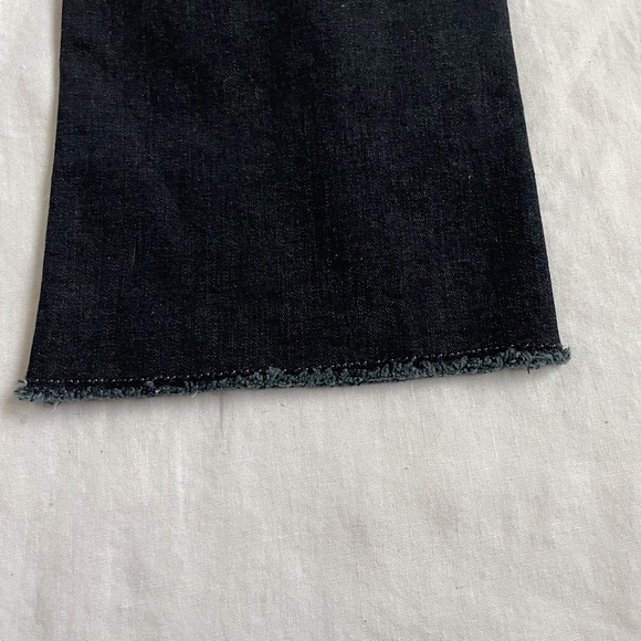 Levi's Women's Denim Jeans Dark Washed Stretch W30 EUC - Picture 6 of 10